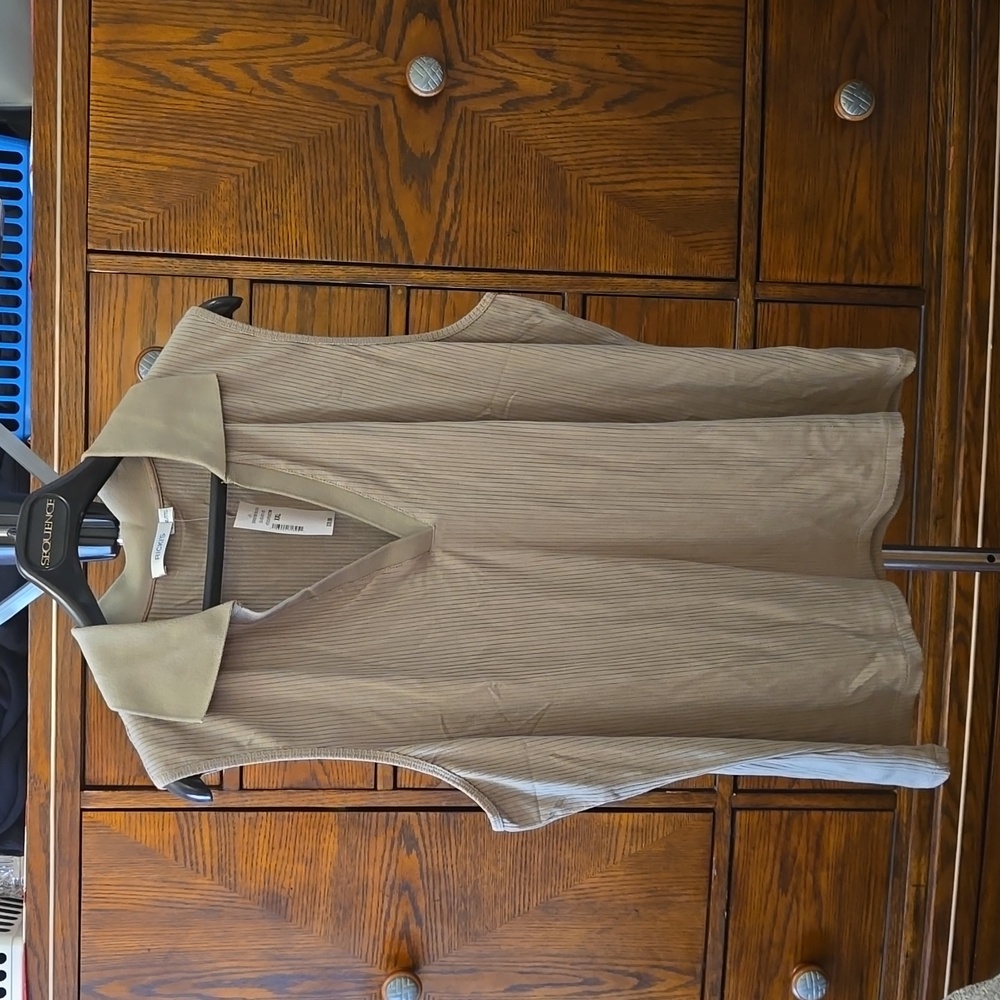 NWT Rickis sleeveless collars tee. Women's XXL